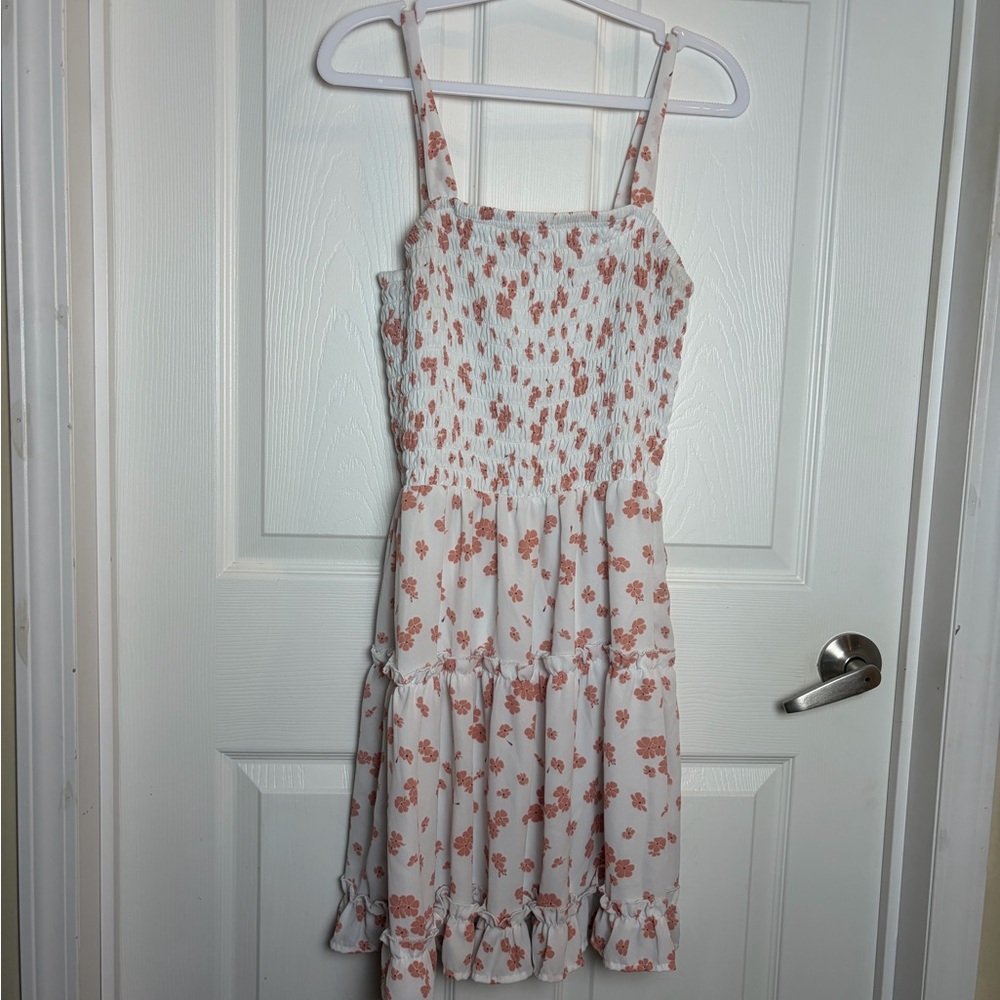 Sienna Key Floral Dress! 🤍